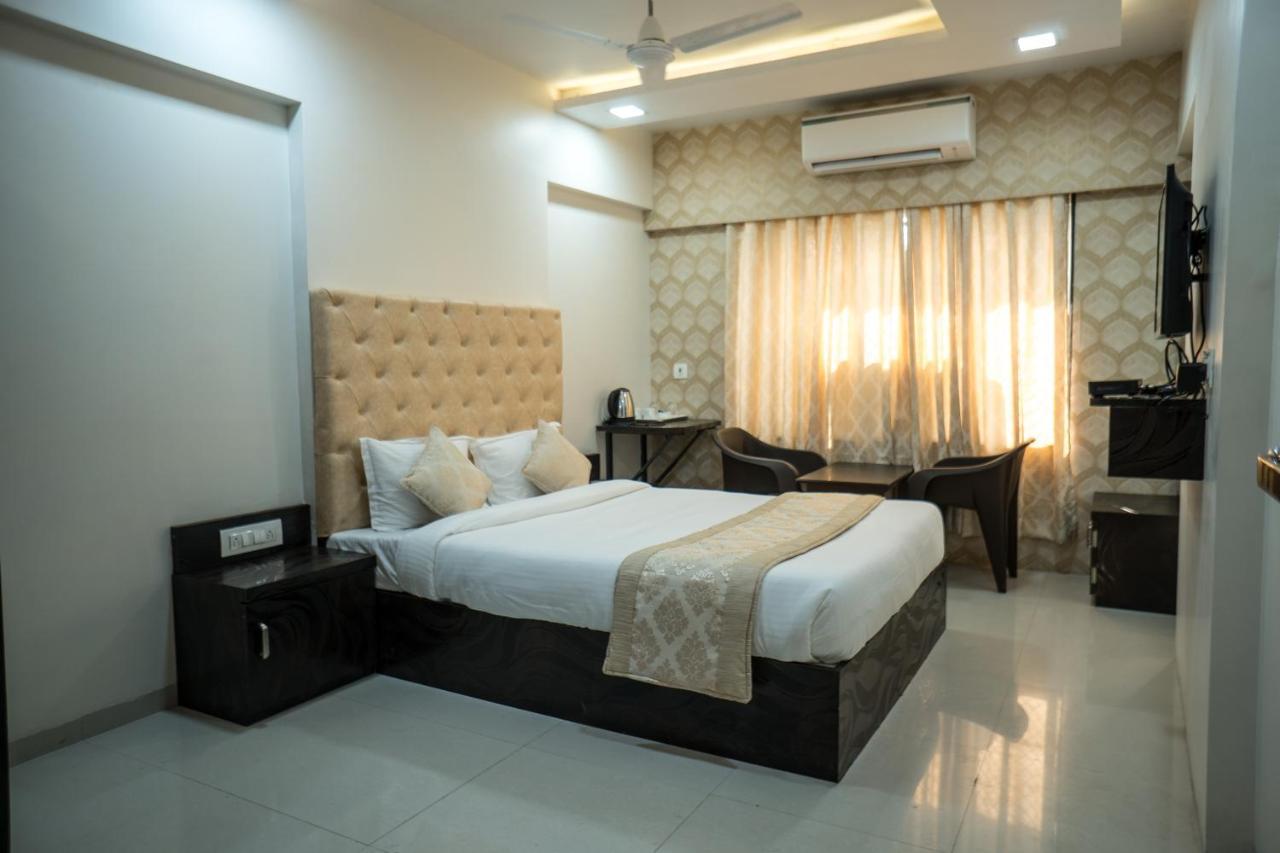 Hotel Dhavalgiri Тхане Екстер'єр фото
